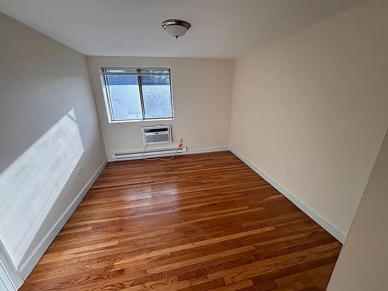 447 Pleasant St — Photo 8