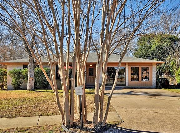 3rd image of 1404 W Mesa Park Dr