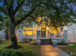 4416 Sunnyside Ave N, Seattle, WA 98103