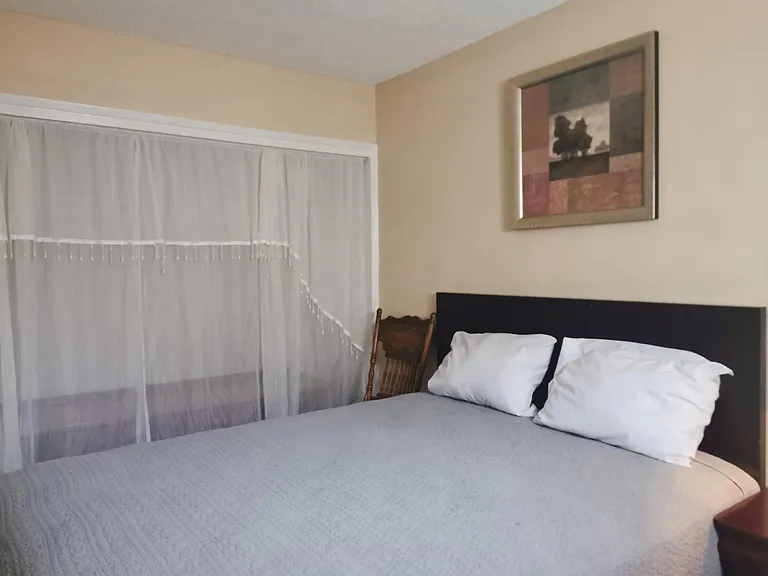 1220 W Florida Ave — Photo 2