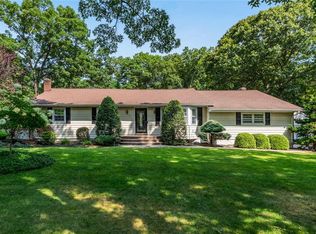 215 Johnson Ave, Ronkonkoma, NY 11749