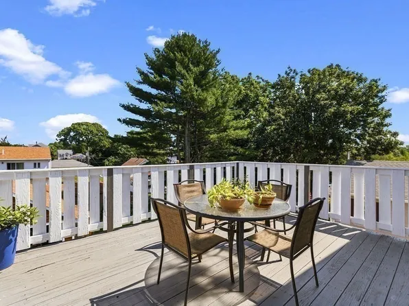 74 California St, Fall River, MA 02723