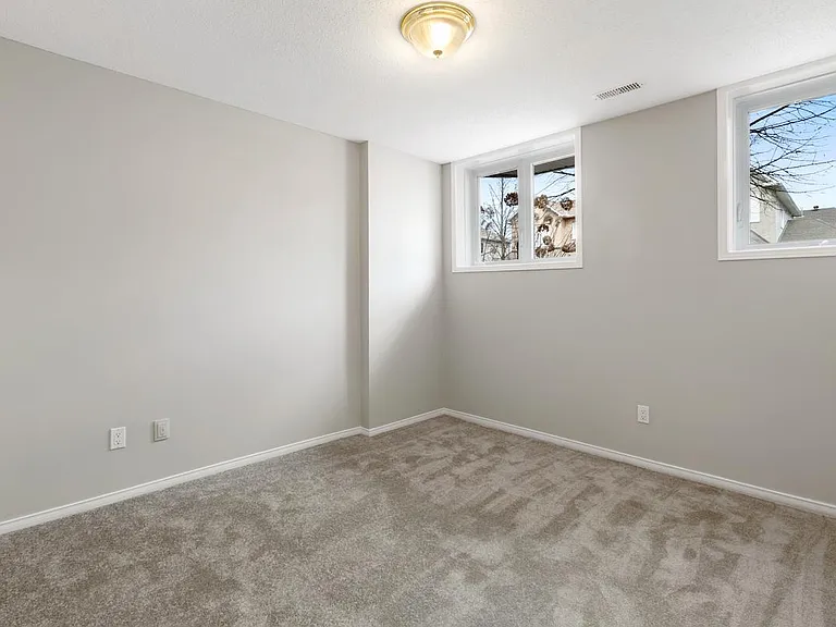2717 Farriers Ln — Photo 10