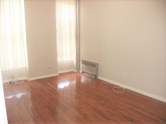 4th image of 80 Downing St #2B