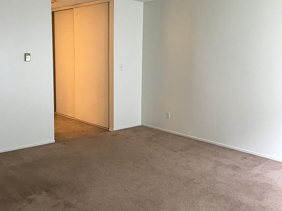 LEAVING ROOM/HALLWAY CLOSET