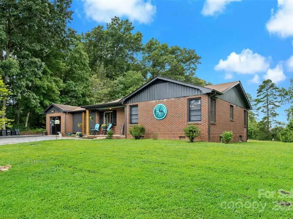 1798 Hopewell Rd, Morganton, NC 28655