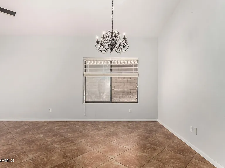 1625 E Montoya Ln — Photo 6