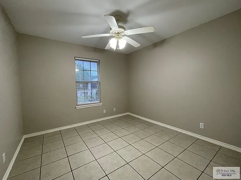 4950 Daffodil Dr #SINGLE FAMILY — Photo 12