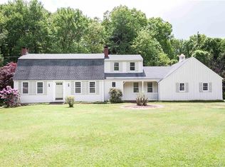 14 Surry Cir, Simsbury, CT 06070