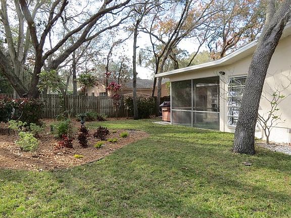 5th image of 1000 Rosetree Ln