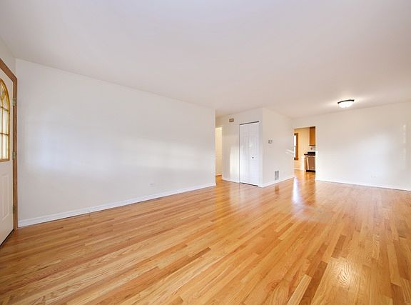 4th image of 7032 Buckingham Cir