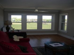 711 W Montrose Ave #1E, Chicago, IL 60613