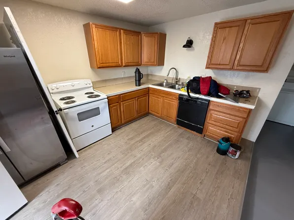 1009 W Pikes Peak Ave, Ave, CO 80904