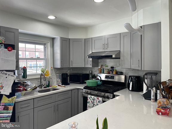 2nd image of 2888 Walnut Hill St