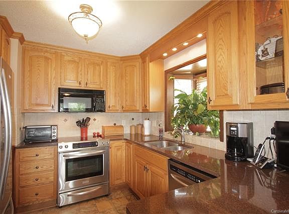 5th image of 4251 Harbor Ln