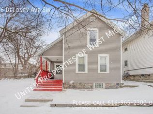 46 Deloney Ave SW, Grand Rapids, MI 49504