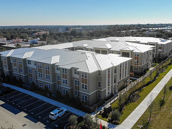 3rd image of 2500 Junior St #202