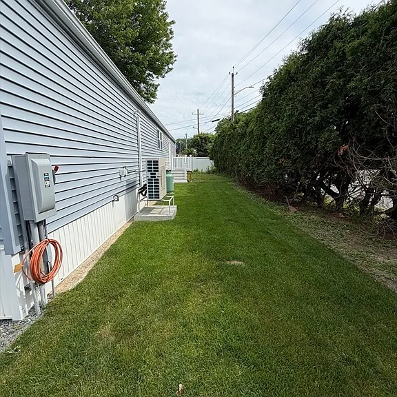 466 Newbury #11 — Photo 13