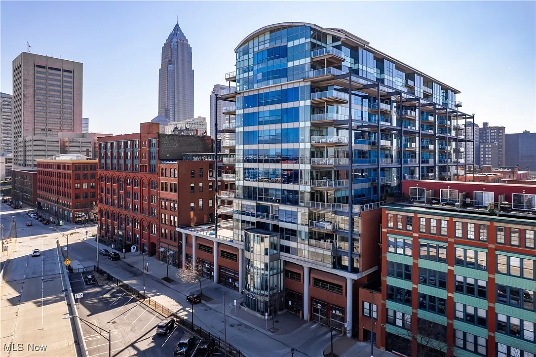 701 W Lakeside Ave #1307 photo 1