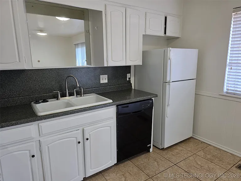 3329 E 47th Pl — Photo 12