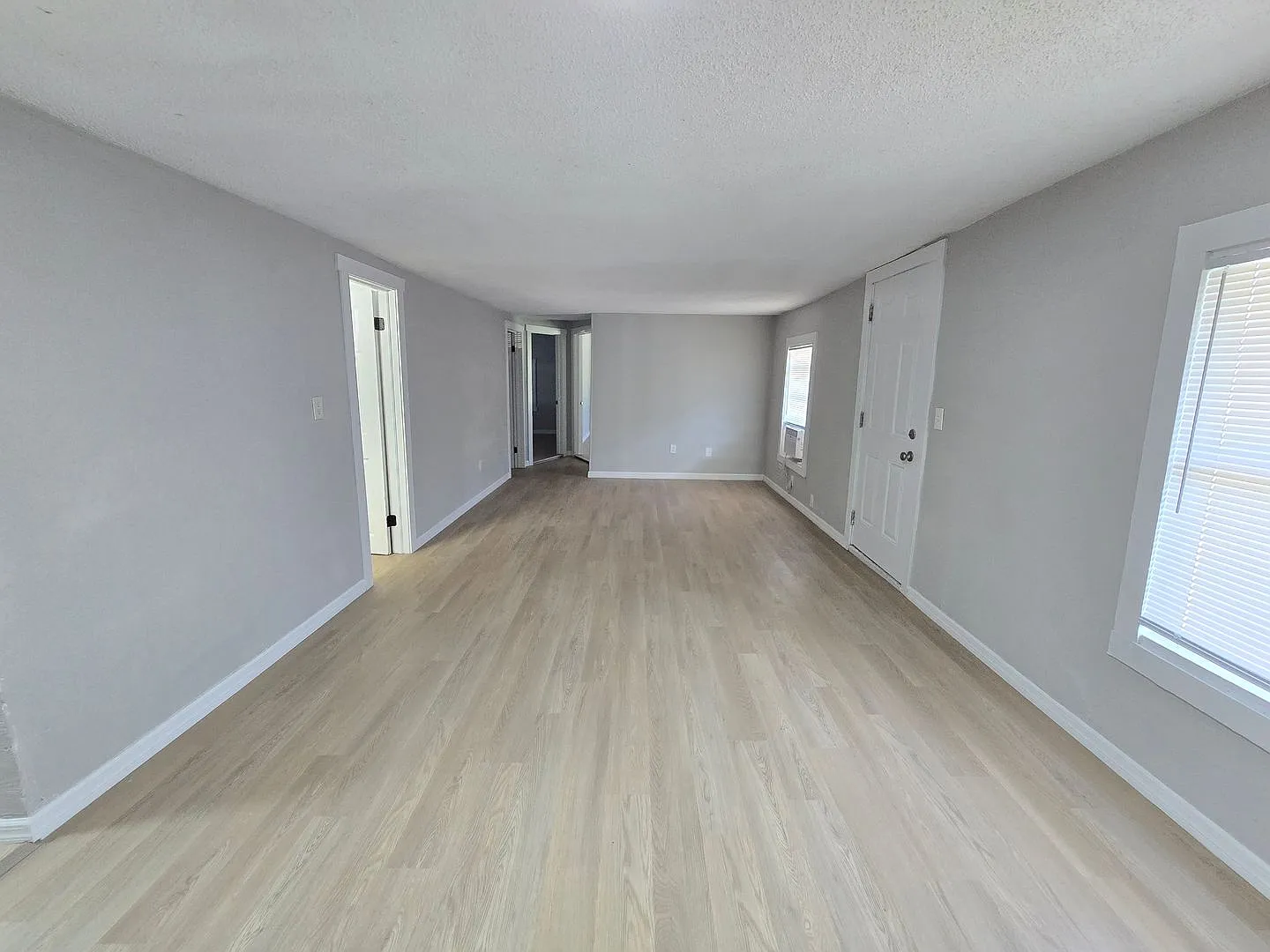 5427 16th St E. — Photo 3