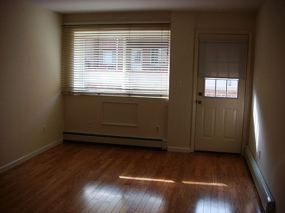 2nd image of 2634 30th St APT 4D