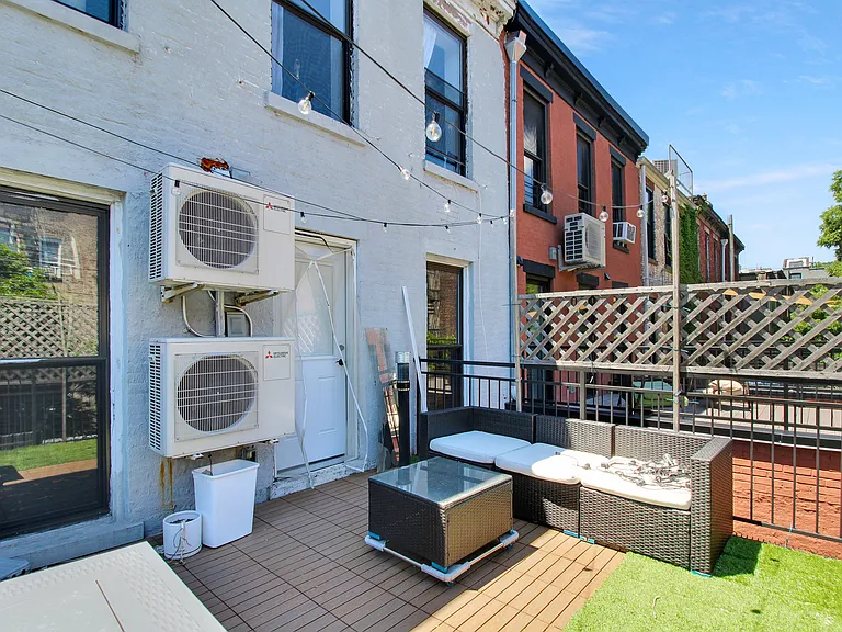 1185 Dean St #2R — Photo 9