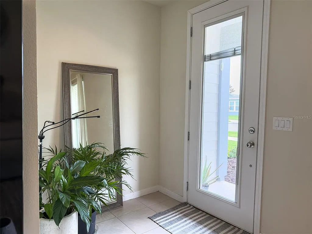 3 bed, 2.5 bath, 1652 sqft, $2,500 — Photo 4
