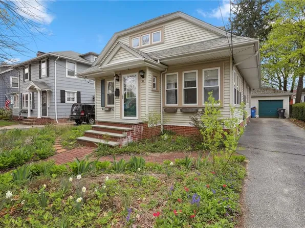 90 Park Ave, Cranston, RI 02905