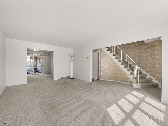 5th image of 5832 Bear Creek Dr