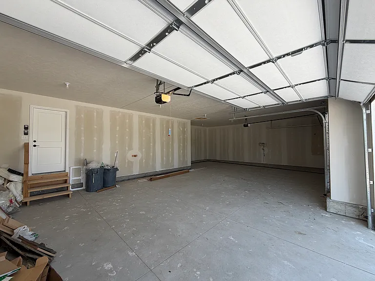 8111 Kallum Dr — Photo 21