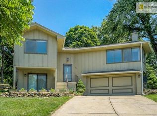 610 NE 36th St, Kansas City, MO 64116