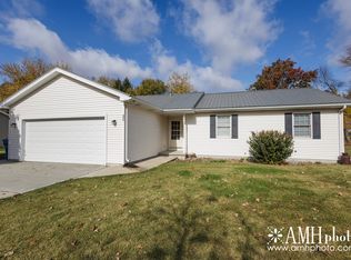 906 Thomas Dr, Momence, IL