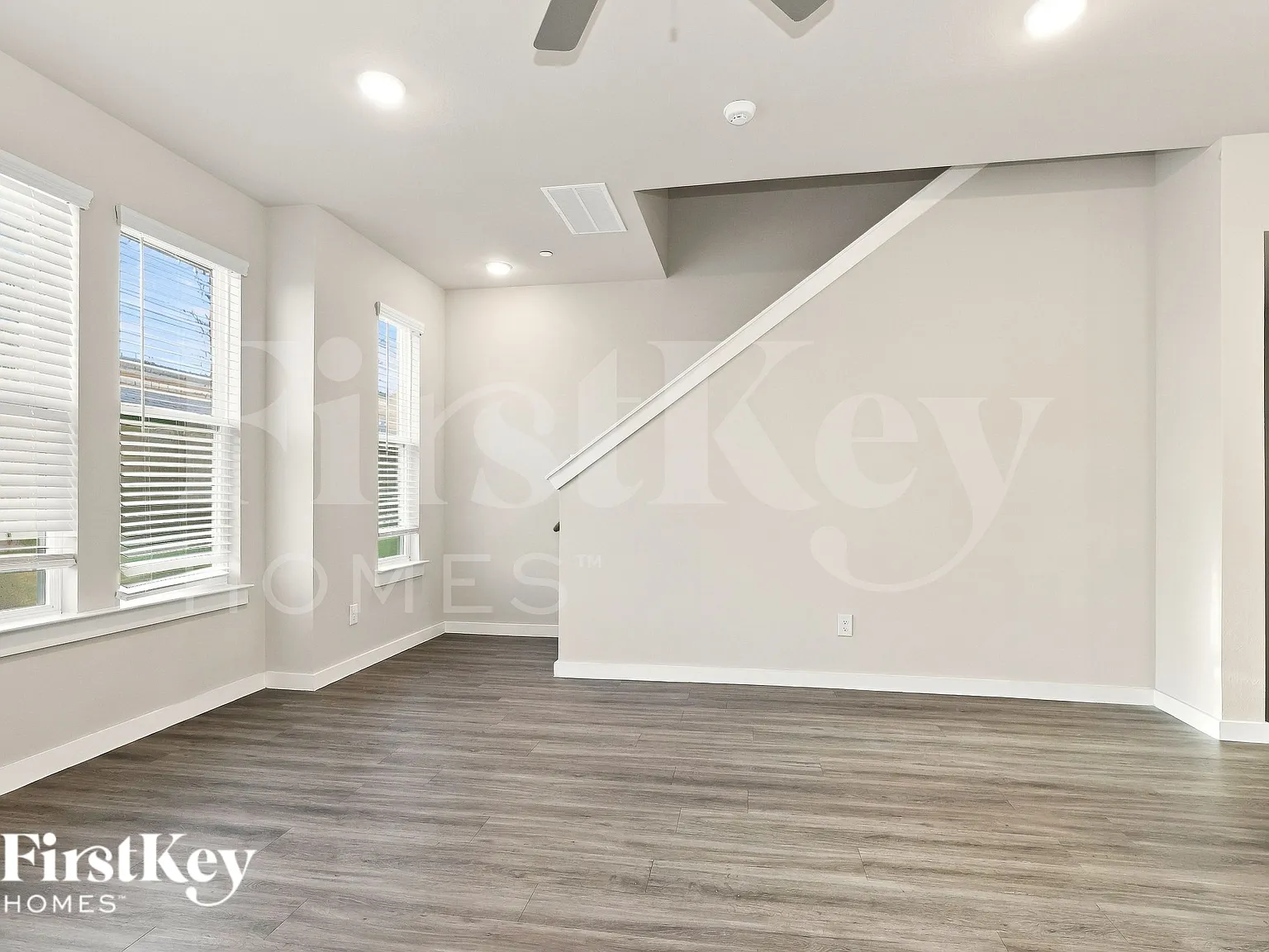 4 bed, 4.0 bath, 2013 sqft, $2,460 — Photo 4
