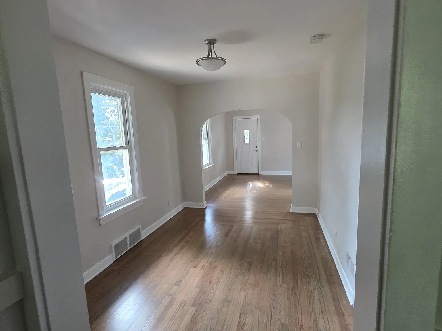 4 bed, $2,300 — Photo 4