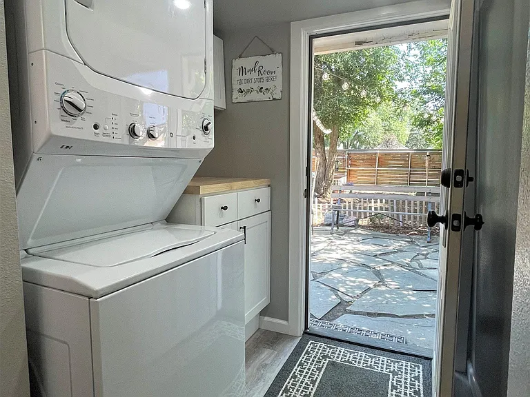 2018 W Pikes Peak Ave — Photo 7