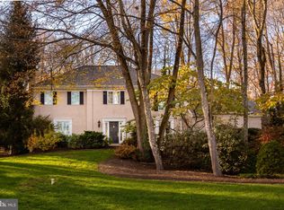 415 Round Hill Rd, Saint Davids, PA 19087