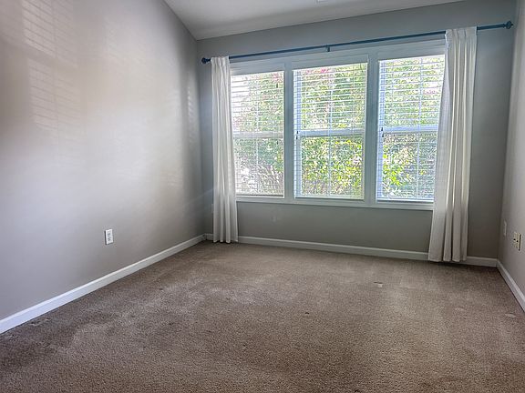 5th image of 407 Heritage Village Ln