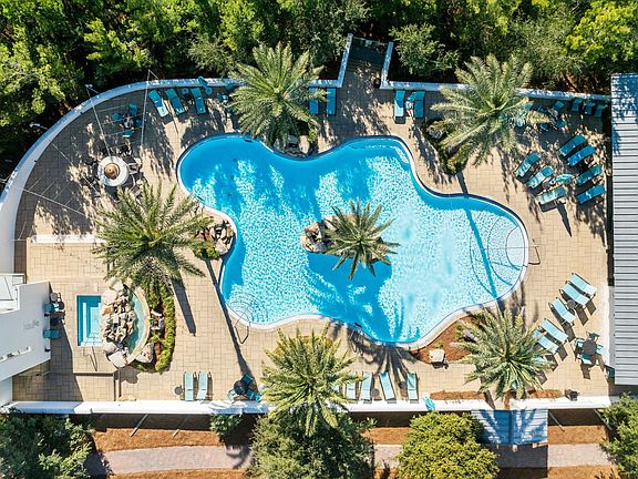 3rd image of 190 Gulfview Cir