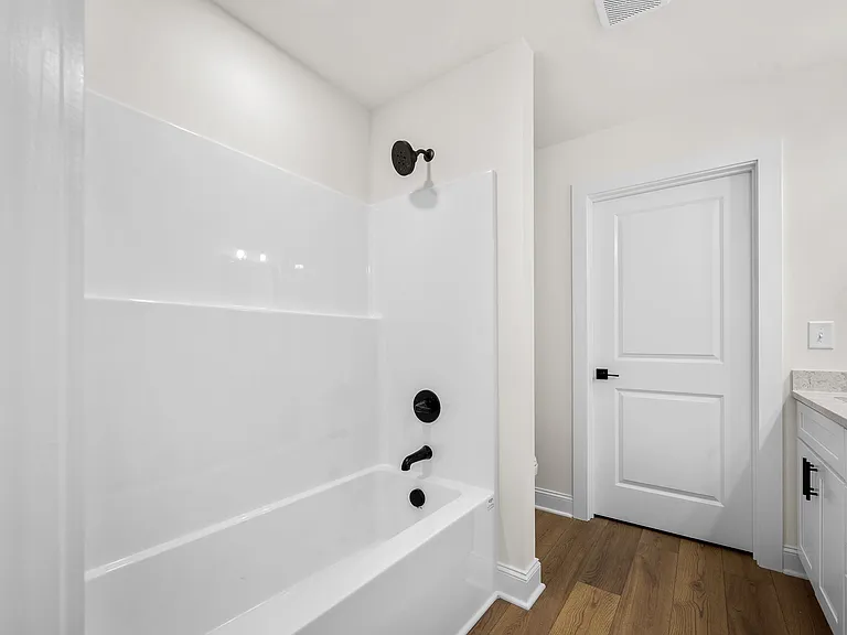 816 W Lincoln St — Photo 17