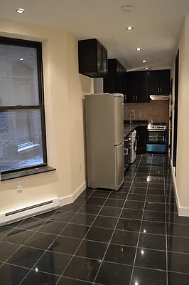 Rented by CoSo Apartments | media 31