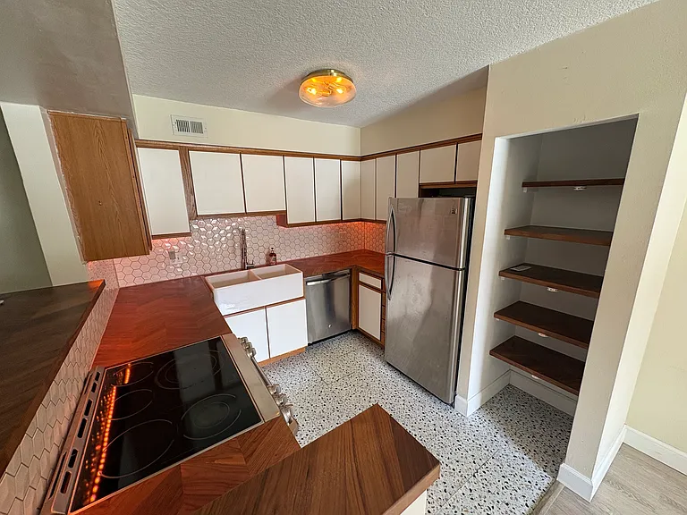 Cortez Dr — Photo 1