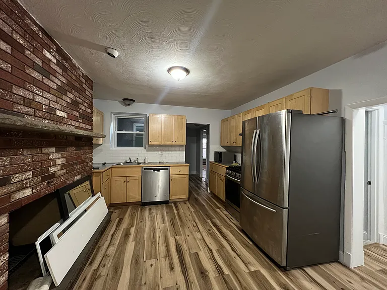 99 Salem St #1 — Photo 2