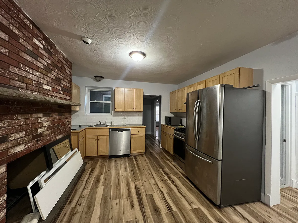 Building Photo - 99 Salem St #1