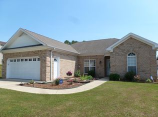 221 Heathrow Dr, Florence, AL 35633
