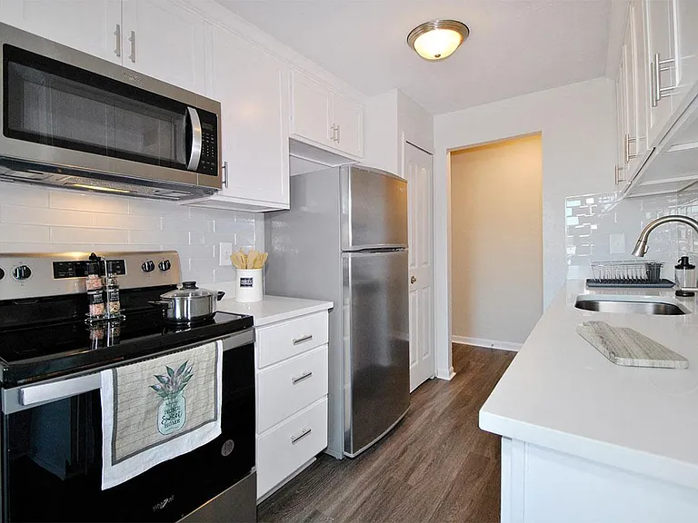 Canterbury Park Apartments — Photo 8