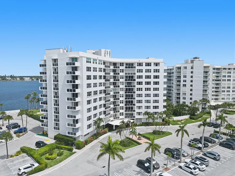 2800 N Flagler Dr #410 — Photo 27