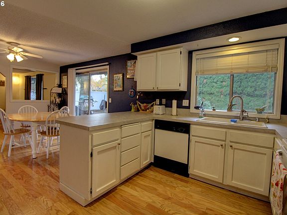 4th image of 4404 NE 151st Ave