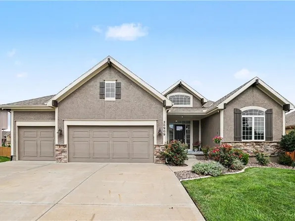 20909 S Barker Rd, Spring Hill, KS 66083