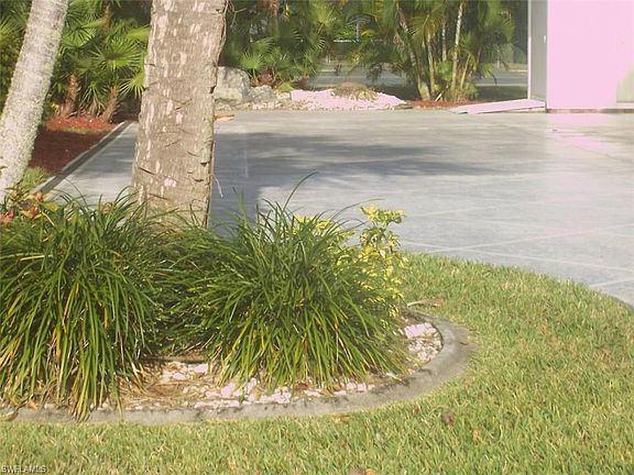 5th image of 1013 Silver Lakes Blvd